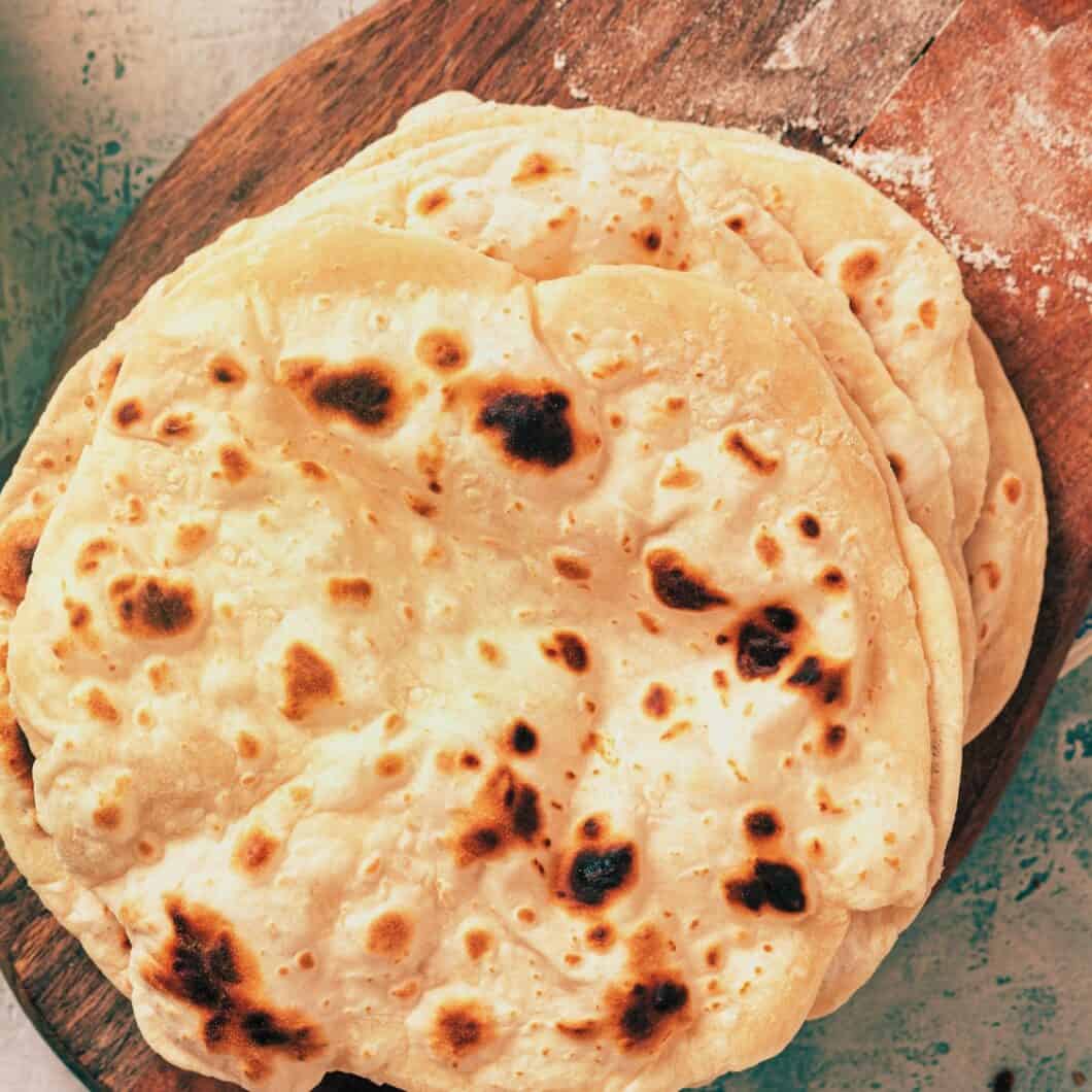 Flatbread bakken: het oudste brood ter wereld met alleen bloem en water