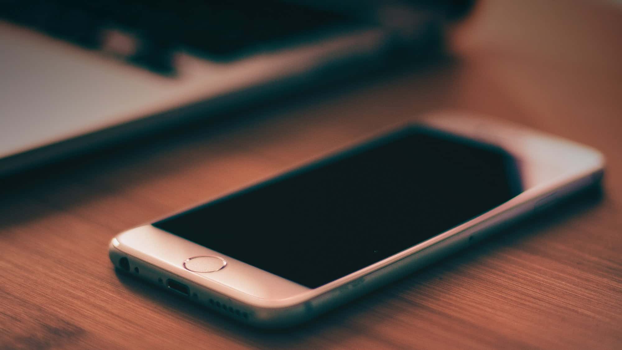 Langzaam je schermtijd afbouwen: waarom kleine stappen het beste werken