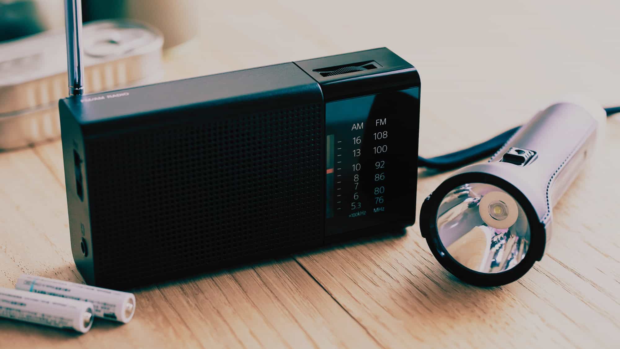 Altijd geïnformeerd zonder stroom: waarom een noodradio onmisbaar is